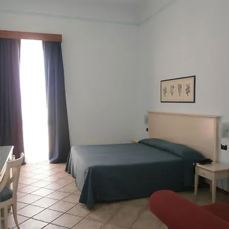 Ξενοδοχείο Miramare 3*
